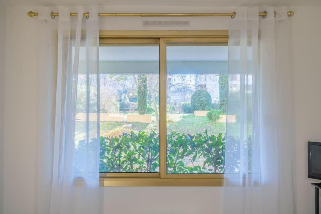 Les Roches D'or Joli Apartment